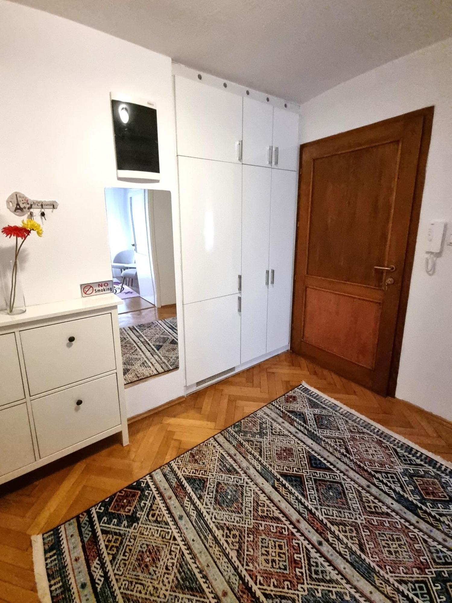 Bell Apartment Bihać Buitenkant foto