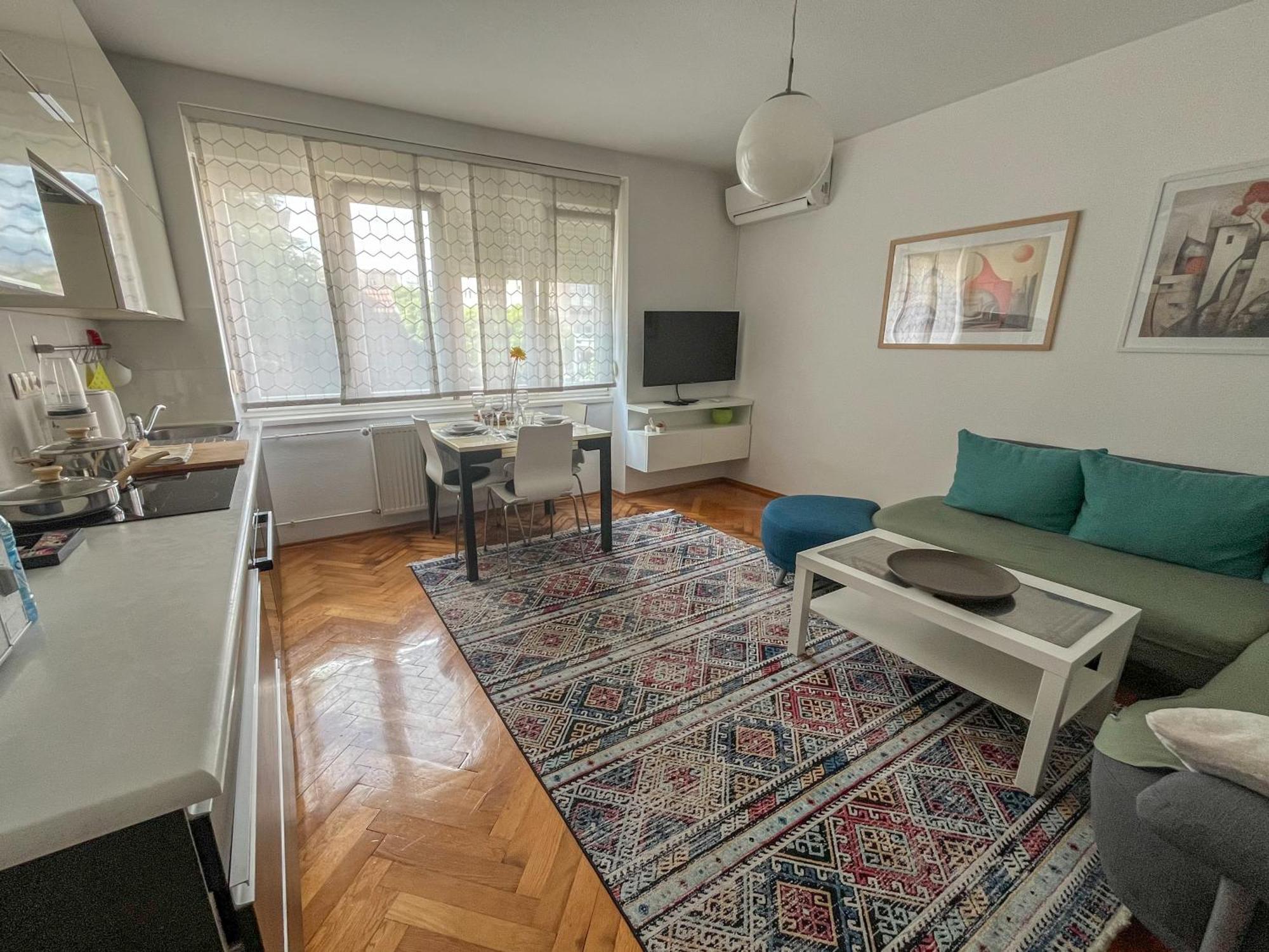 Bell Apartment Bihać Buitenkant foto